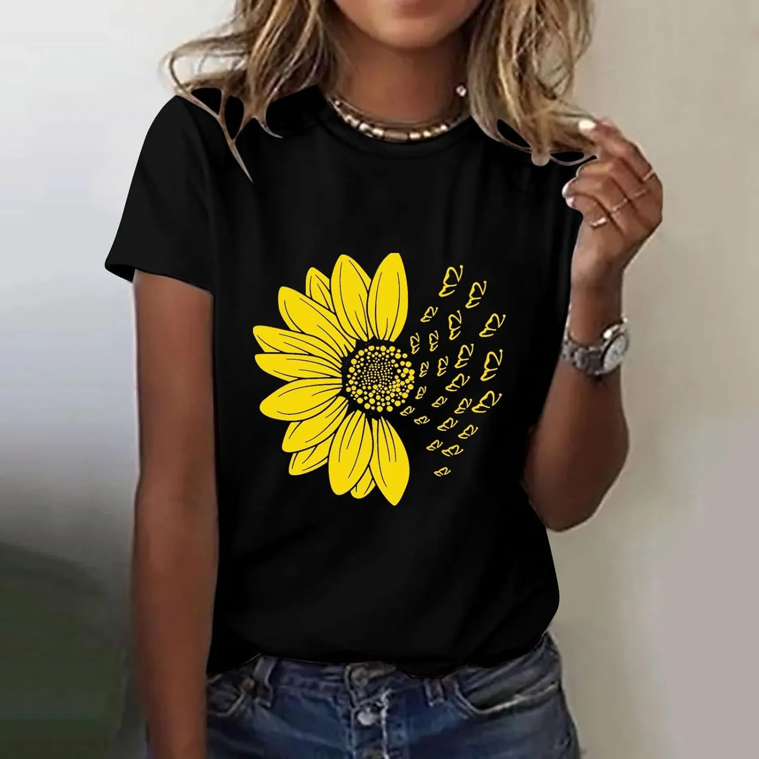 Women's Summer Sunflower T Shirt Cute Flower Graphic Loose Tees Crew Neck Short Sleeve Casual Tops